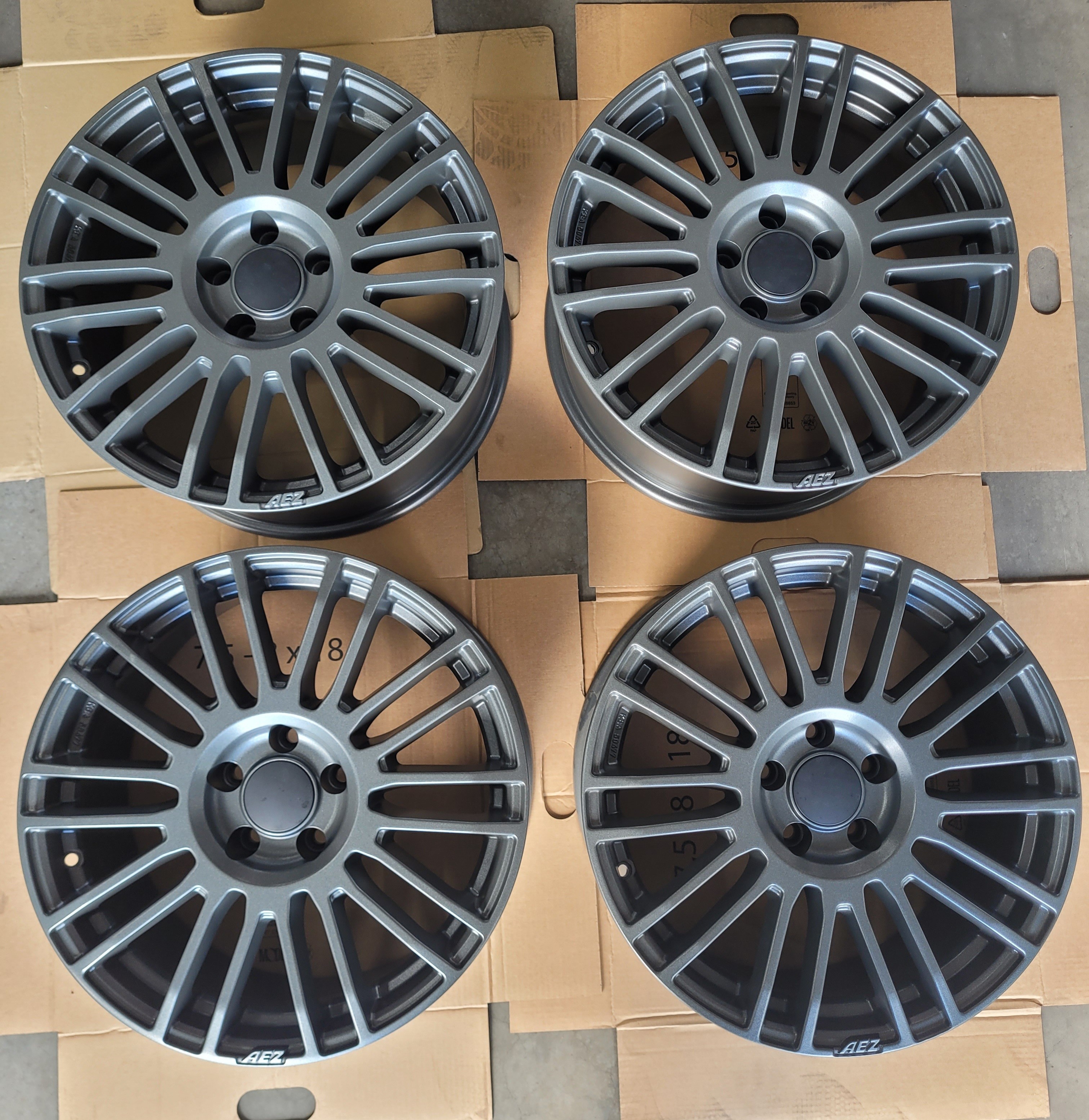 Alufelgen AEZ Strike 4 Stk. 18 Zoll Felge 8x18 et40 5x112 KBA 50477
