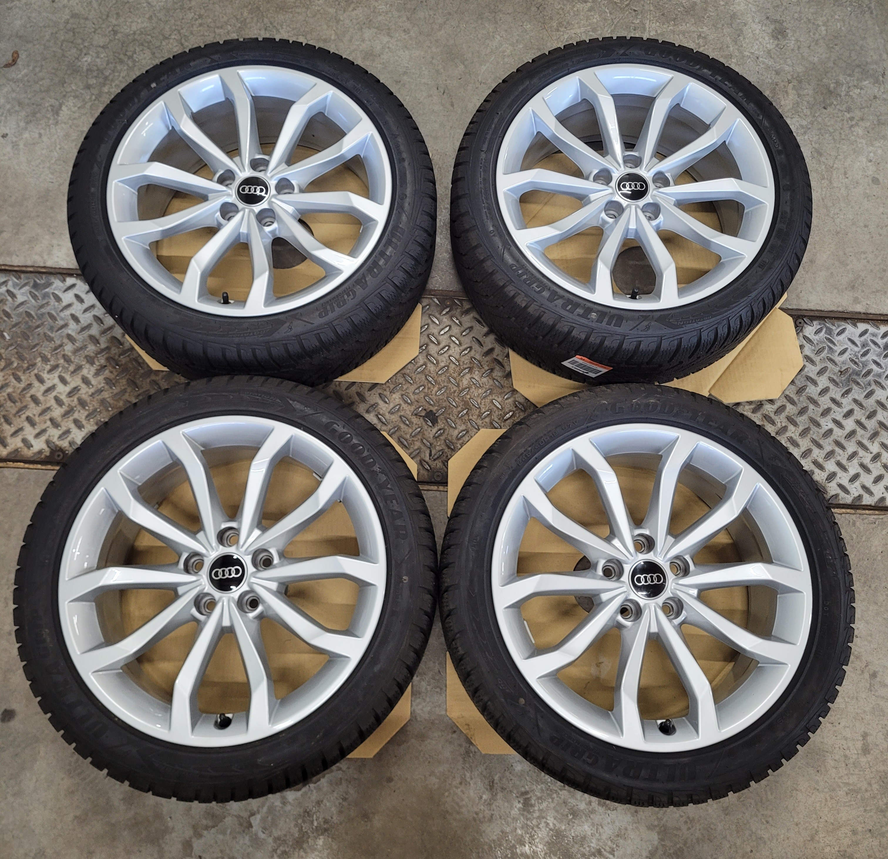 Alufelgen Original 4 Stk. Audi A4 B8 18 Zoll Felge 8x18 et40 5x112 8W0 601 025H 66,6mm