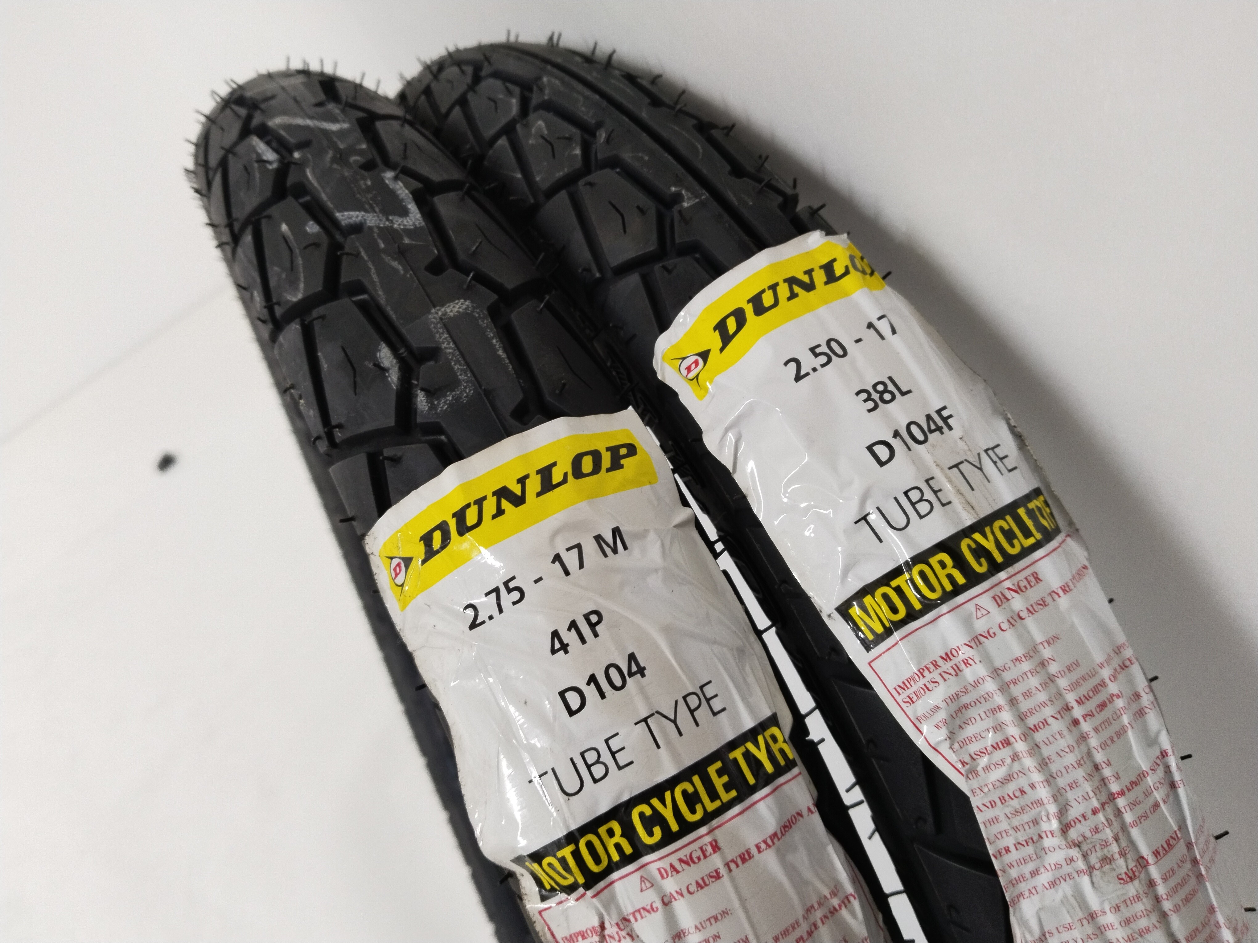 Dunlop 2.75-17 D104
