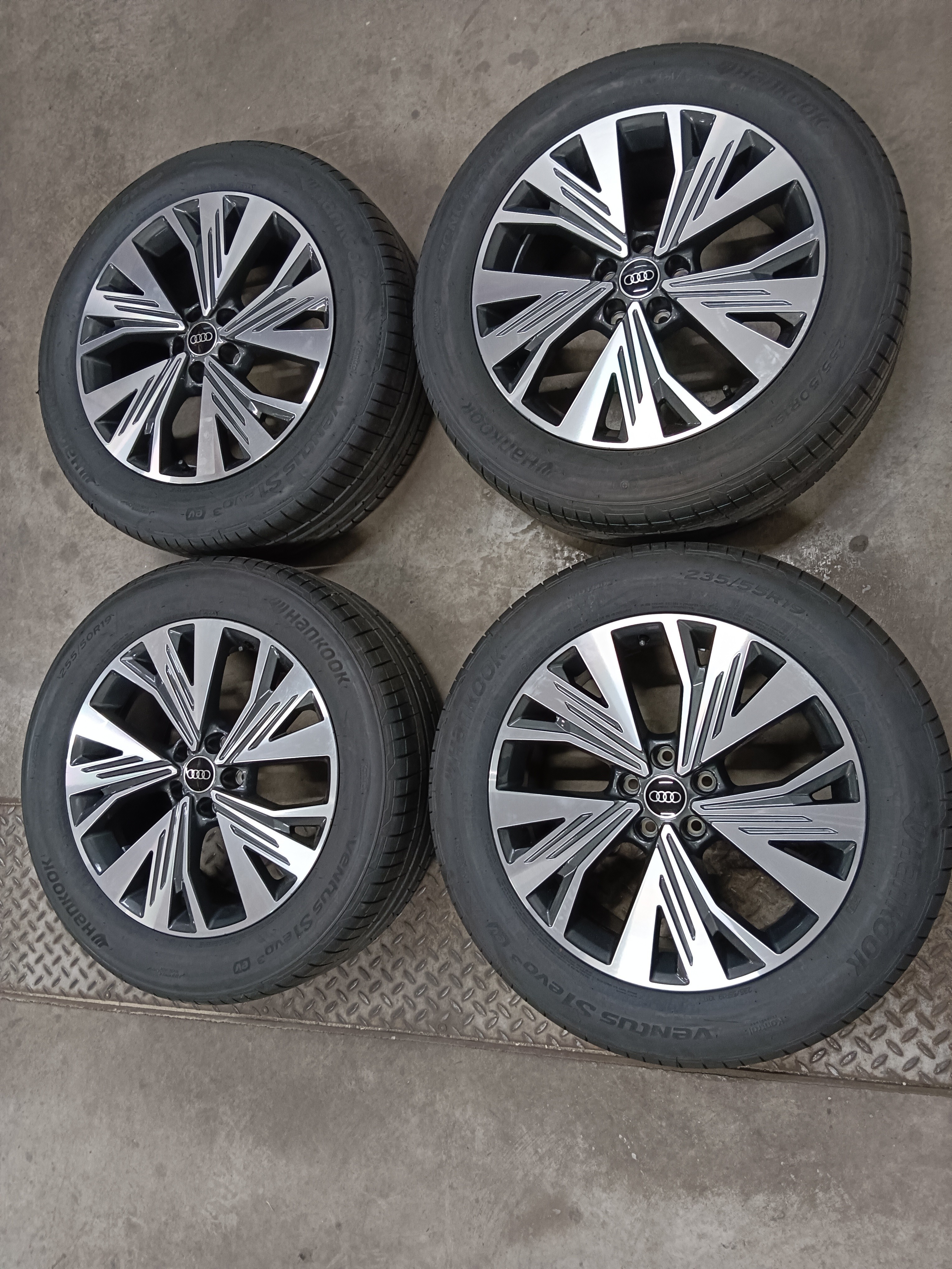 Komplettrad Alufelgen Original 4 Stk. Audi Q4 E-Tron 19 Zoll Felge 8x19 et45 5x112 89A 601 025AN 66,6mm