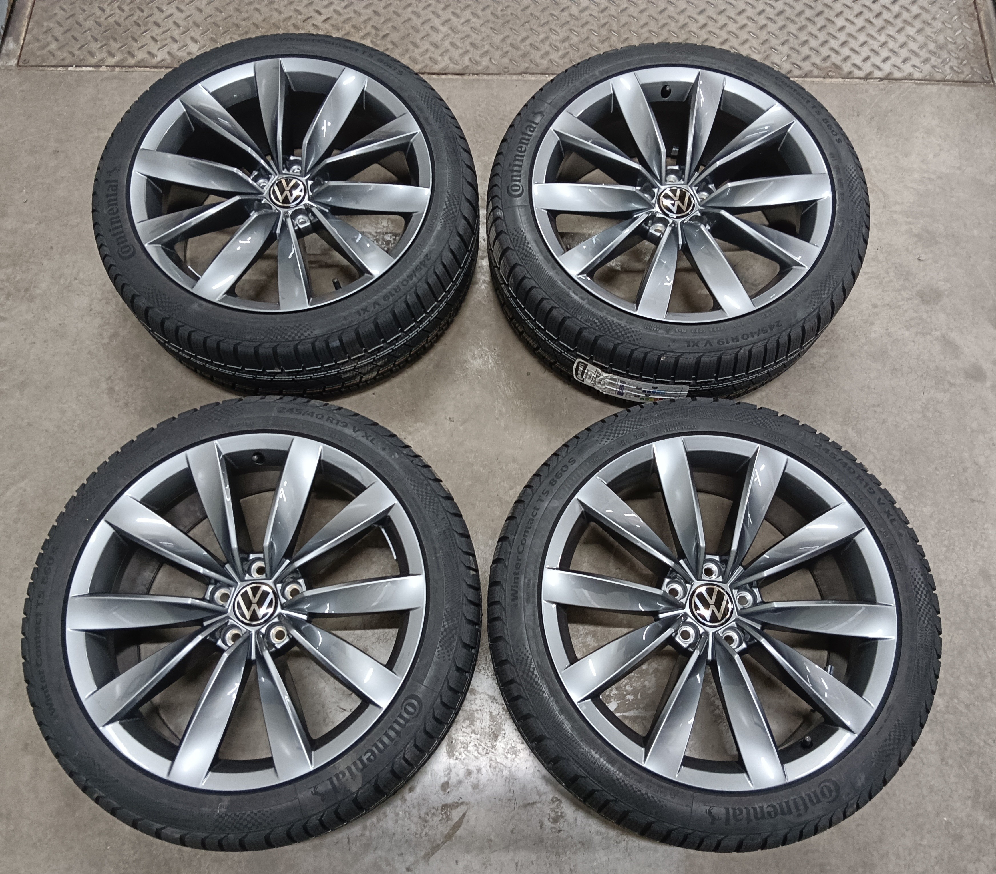 Winterkomplettrad Alufelgen Original 4 Stk.VW Passat Alltrac 3G B8 19 Zoll Felge 8x19 et40 5x112 3G8 601 025C 57,1mm