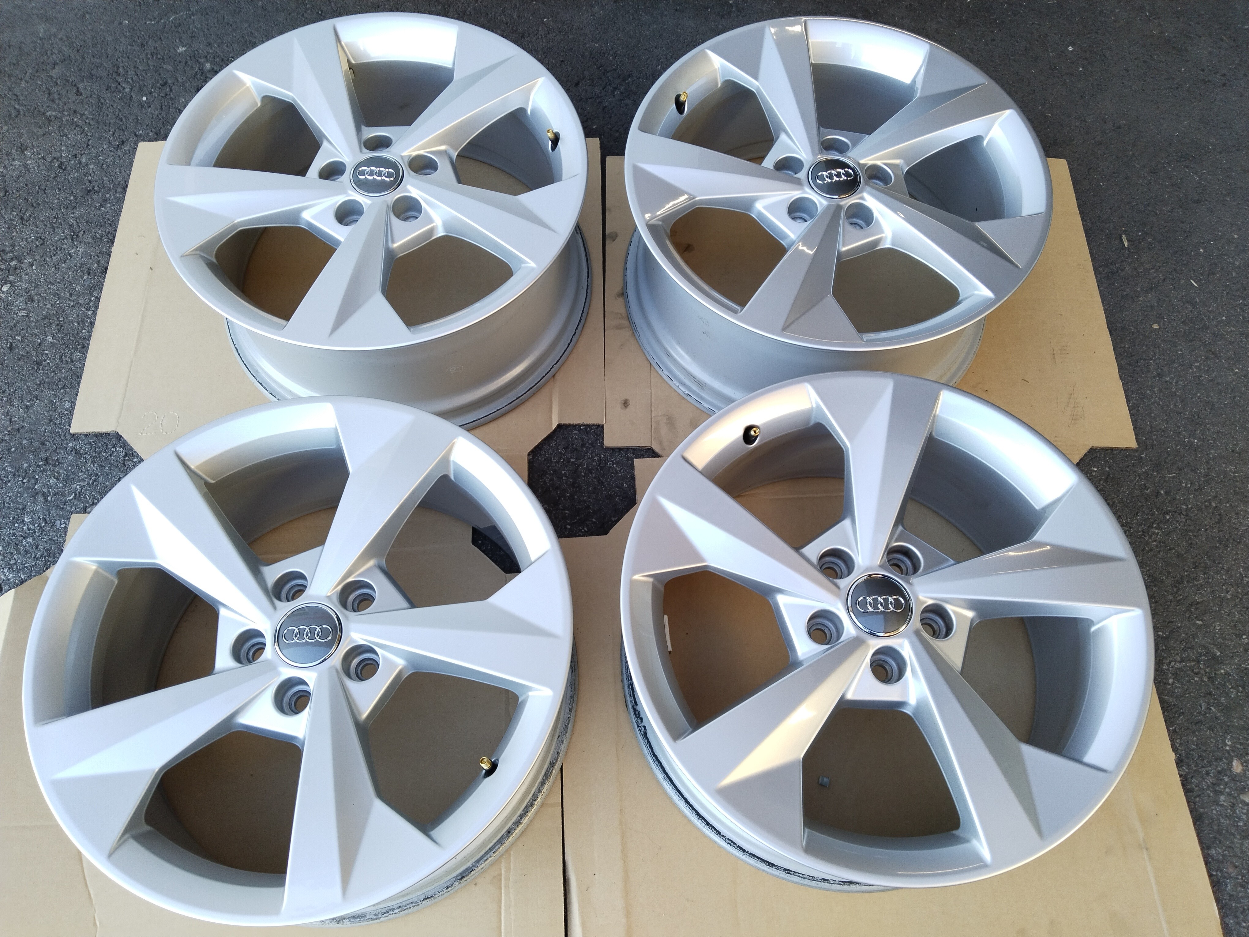 ALUFELGEN 18 ZOLL A3 8Y S3  ORIGINAL 8Y0601025CP AUDI S-Line