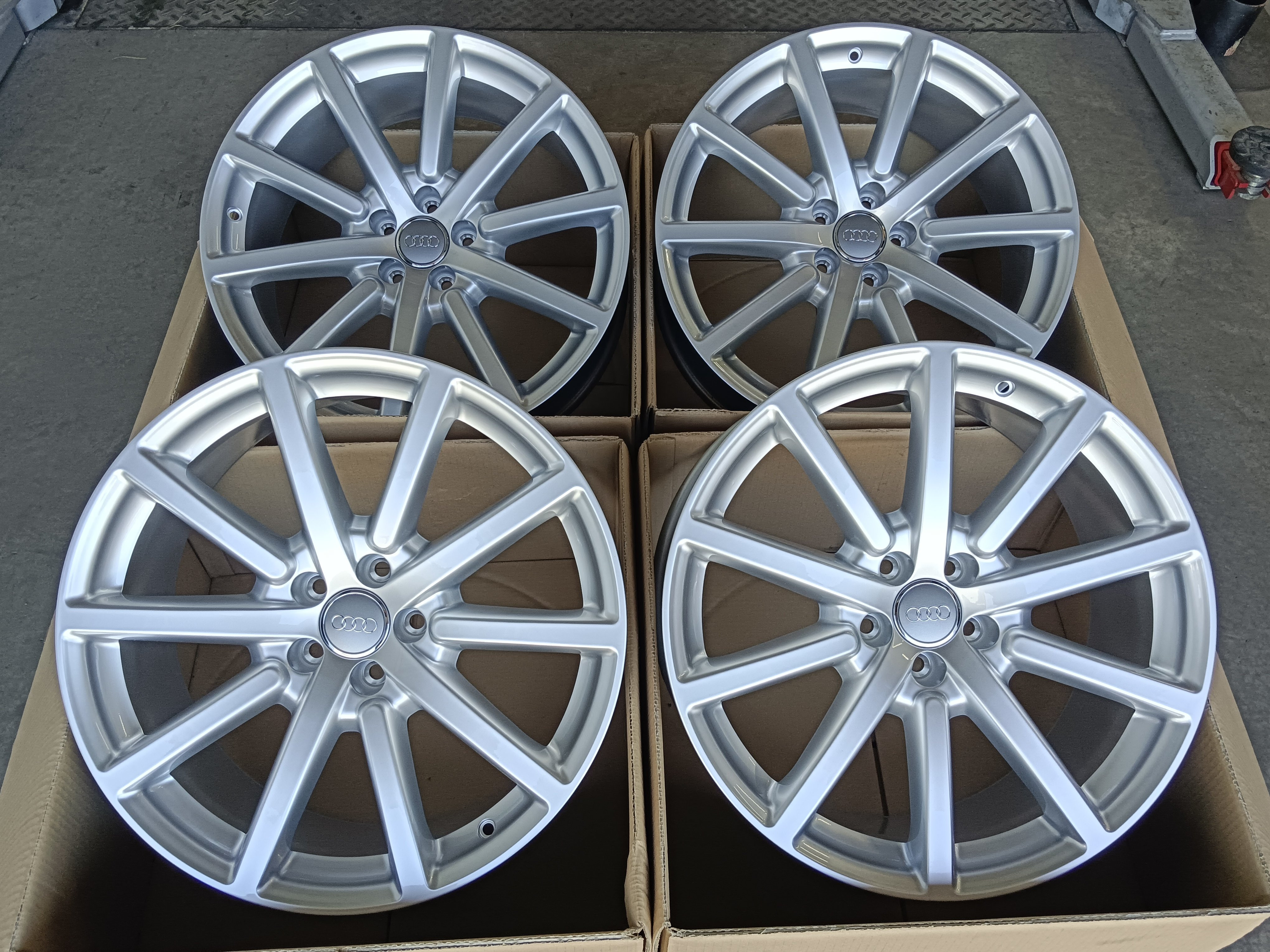 ALUFELGEN 20 ZOLL Audi Q5 ORIGINAL 8R0 071 490 A 8Z8 silver AUDI SPORT WINTER S-Line Quattro