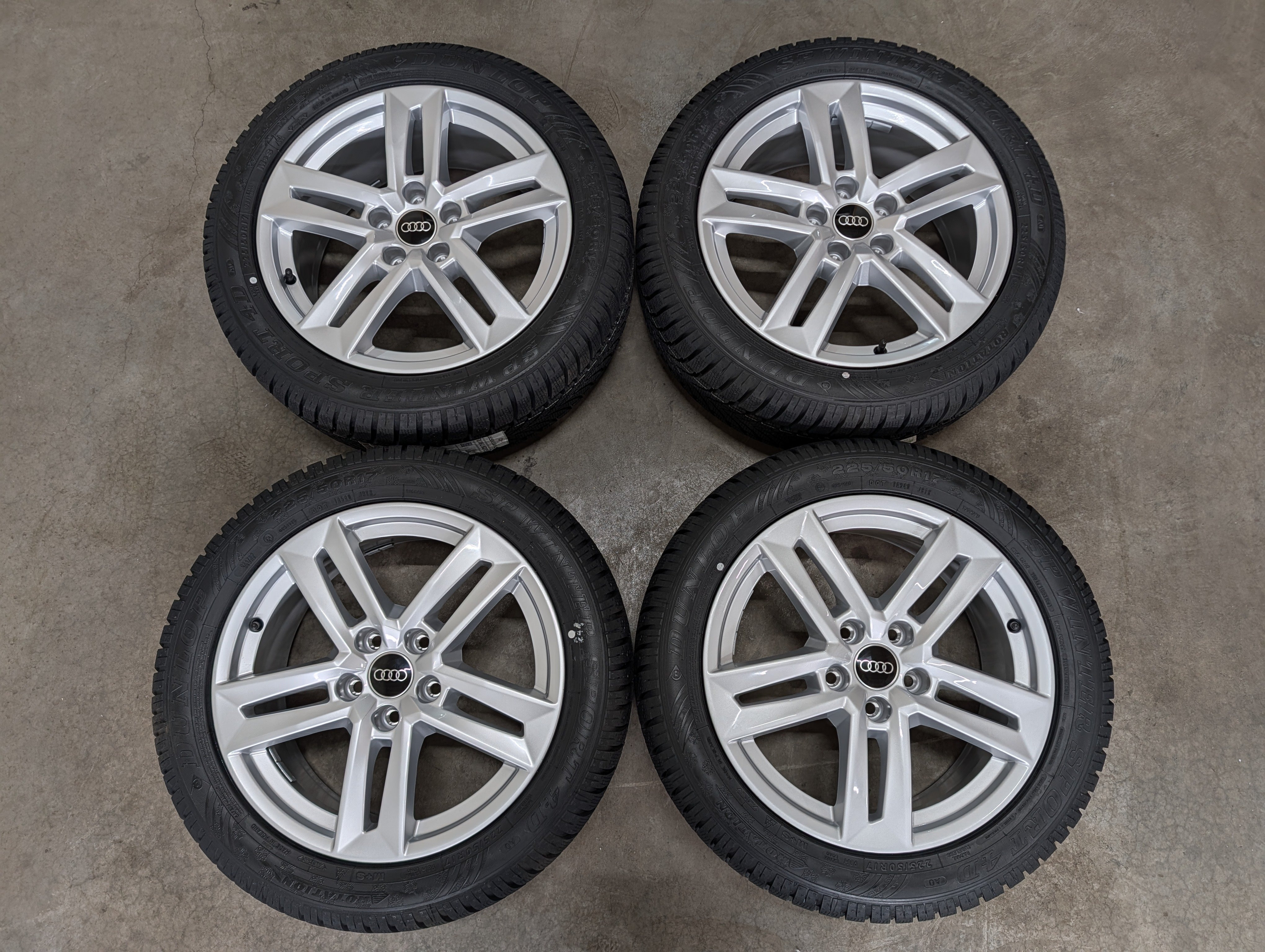 Original Audi A4 B9 8W Limousine Avant Quattro Komplettradsatz mit Alufelgen für Winter NEU  8W0601025P 7Jx17" ET42